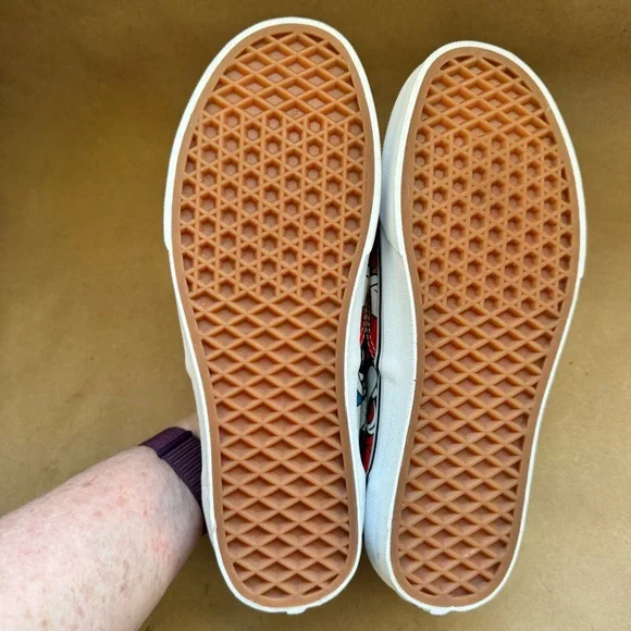 NWOT Unisex Vans x Disney Era Mickey and Friends Sneakers. M 7.5/W 9 - Picture 6 of 7